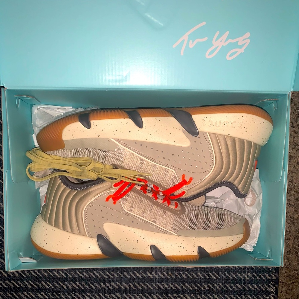 SOLD // TRAE UNLIMITED BASKETBALL SHOES